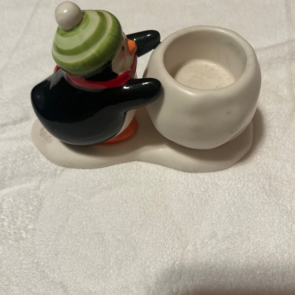 Hallmark Penguin & Snowball Ceramic Tea light Candle  holder - Picture 2 of 5